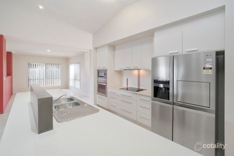 Property photo of 13 Pembridge Circuit Urraween QLD 4655