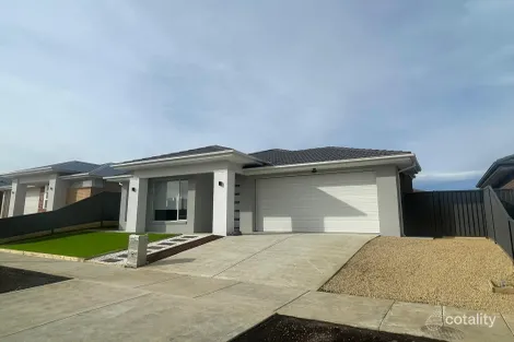 11 Hubbard St, Lucas, VIC 3350
