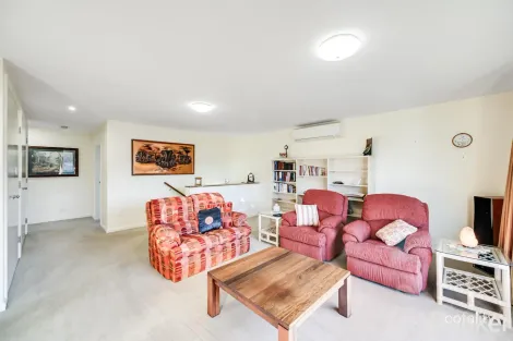 Property photo of 13 Currington Crescent Darley VIC 3340