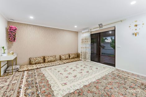 Property photo of 2 Bligh Close Cranbourne North VIC 3977