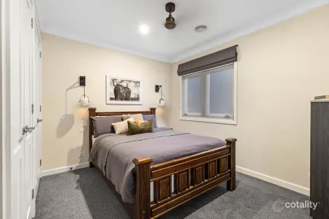 Property photo of 302 Wendouree Parade Lake Wendouree VIC 3350