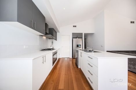 Property photo of 64 Rowling Street Fraser Rise VIC 3336