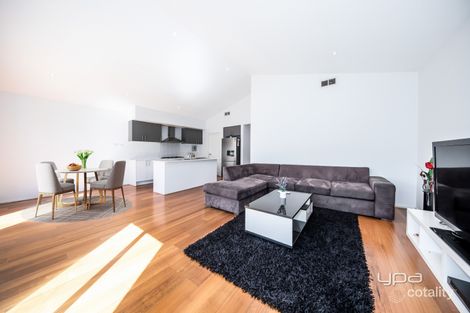 Property photo of 64 Rowling Street Fraser Rise VIC 3336