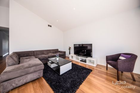 Property photo of 64 Rowling Street Fraser Rise VIC 3336