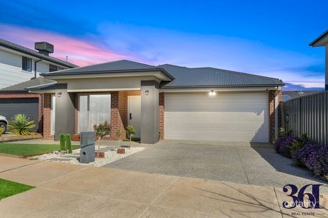 Property photo of 17 Colosseum Drive Strathtulloh VIC 3338
