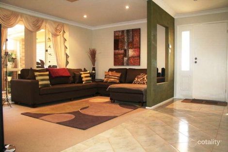 Property photo of 24 Wallcliffe Court Wattle Grove NSW 2173