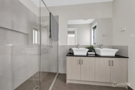 Property photo of 11 Canning Drive Mickleham VIC 3064