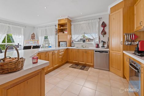 Property photo of 8 Hammersley Place Caroline Springs VIC 3023