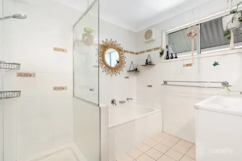 Property photo of 71 Chaseley Street Nudgee Beach QLD 4014