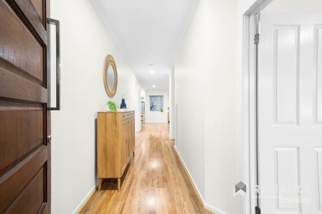 Property photo of 5 Roundhay Crescent Point Cook VIC 3030