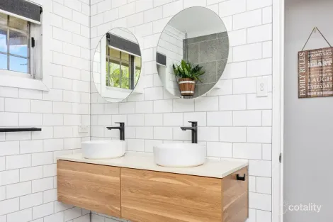 Property photo of 23 Holiday Parade Scarness QLD 4655