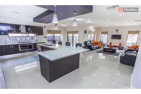 Property photo of 5 Biltmore Crescent Roxburgh Park VIC 3064
