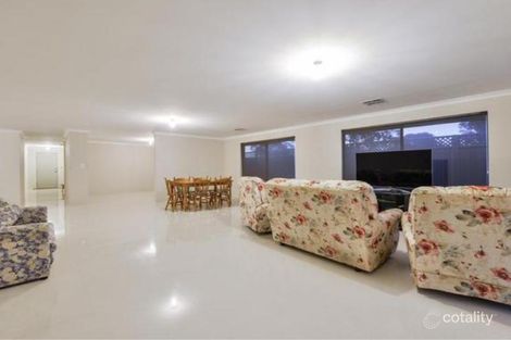 Property photo of 31 Retchford Way Queens Park WA 6107