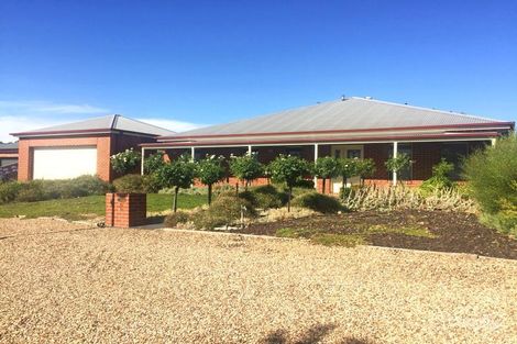 Property photo of 2 Agnew Court Horsham VIC 3400