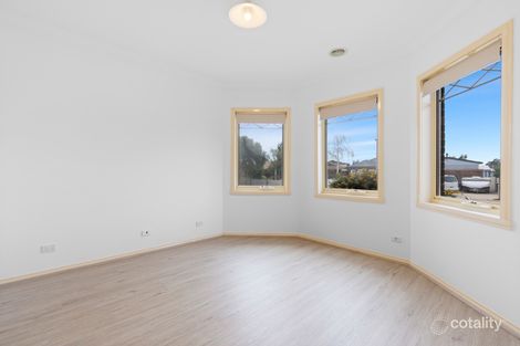 Property photo of 15 Pinnacle Crescent Brookfield VIC 3338