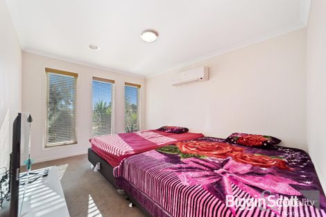 Property photo of 13 Phoenix Circuit Brookfield VIC 3338