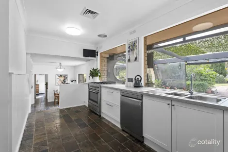 Property photo of 40 Bellbird Road Mount Eliza VIC 3930