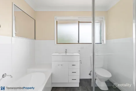 Property photo of 2 Rachel Street Darling Heights QLD 4350