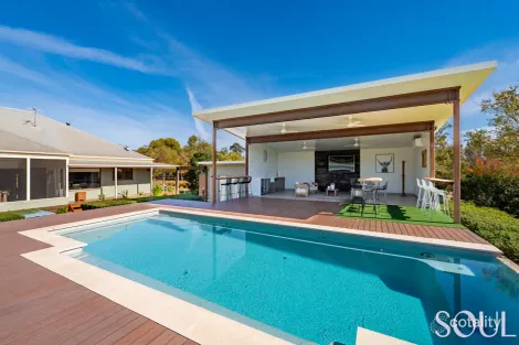 Property photo of 20 Mancini Drive Lake Wyangan NSW 2680