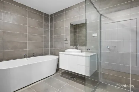 Property photo of 2/19 Saxonvale Grove Cessnock NSW 2325