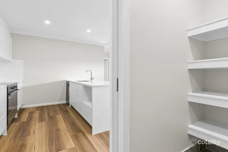 Property photo of 2/19 Saxonvale Grove Cessnock NSW 2325