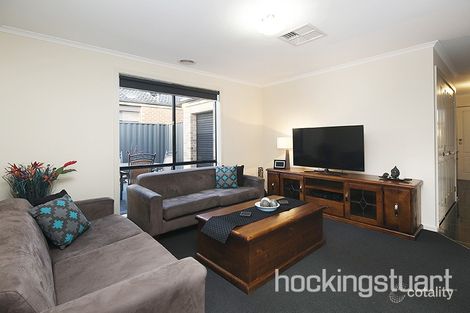 Property photo of 3 Cardinia Grove Manor Lakes VIC 3024
