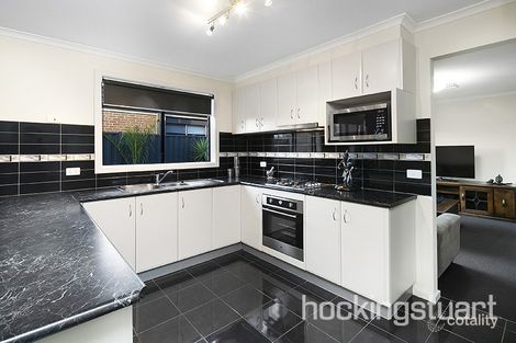 Property photo of 3 Cardinia Grove Manor Lakes VIC 3024
