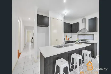 Property photo of 45 Cottesloe Boulevard Tarneit VIC 3029