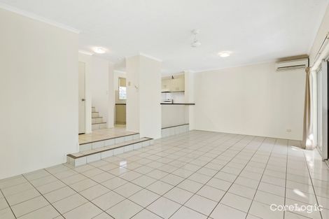 Property photo of 2/15 Tropic Road Cannonvale QLD 4802