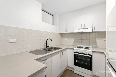 2/280 Hedges Ave, Mermaid Beach, QLD 4218