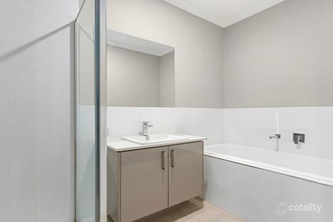 Property photo of 1 Augusta Crescent Frankston VIC 3199