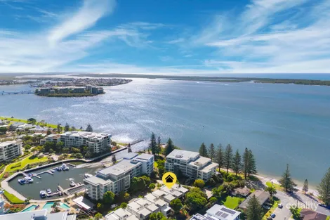 Property photo of 2/323 Bayview Street Hollywell QLD 4216