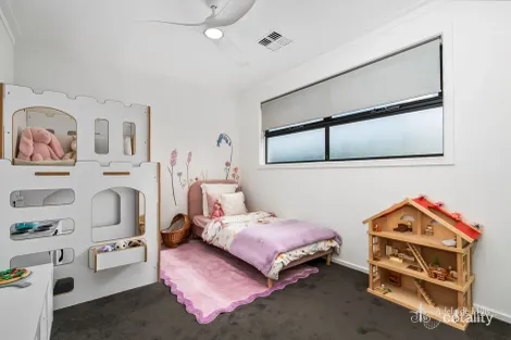 Property photo of 32 Red Gum Crescent Mount Barker SA 5251