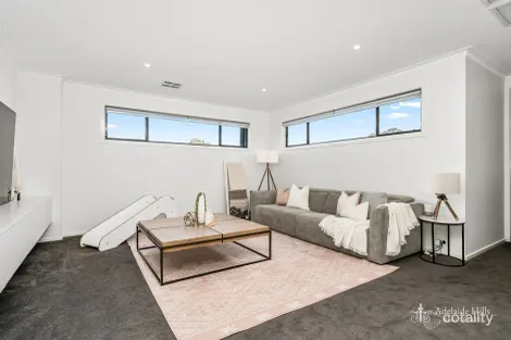 Property photo of 32 Red Gum Crescent Mount Barker SA 5251