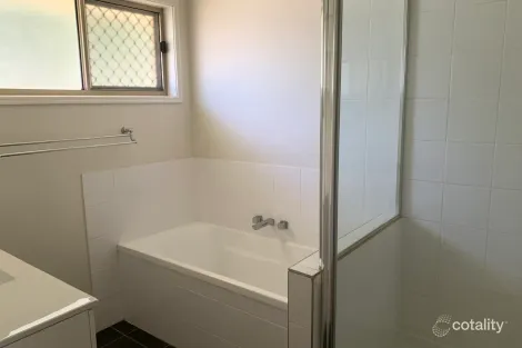 Property photo of 5 Mallyon Street Emerald QLD 4720