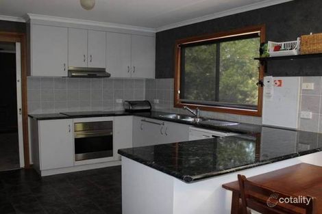 Property photo of 3 Wattle Place Bega NSW 2550