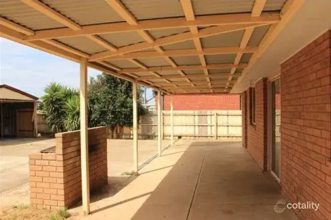 Property photo of 67 Flemington Crescent Werribee VIC 3030