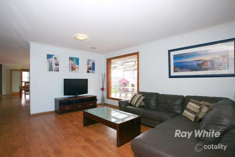 Property photo of 6 Greenmantle Close Cranbourne West VIC 3977