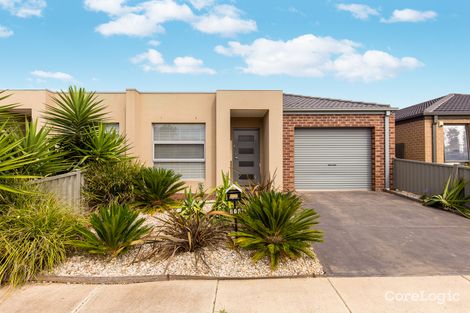 Property photo of 2/9 Starflower Way Truganina VIC 3029