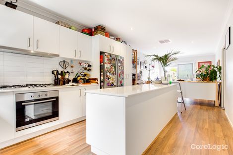 Property photo of 2/9 Starflower Way Truganina VIC 3029