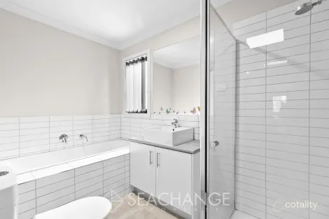 Property photo of 10 Allure Court Frankston North VIC 3200