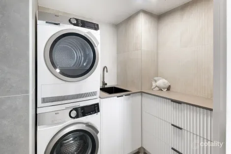 Property photo of 40/3 Cunningham Avenue Main Beach QLD 4217