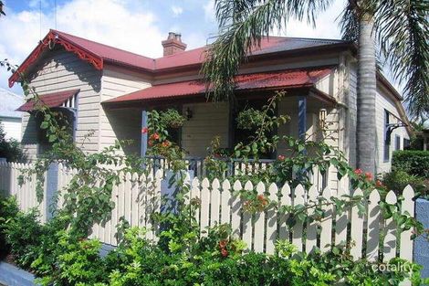 18 Fawcett St, Mayfield, NSW 2304