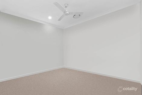 Property photo of 19 Heseltine Place Pallara QLD 4110