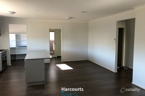 Property photo of 15 Oakley Avenue Kalkallo VIC 3064