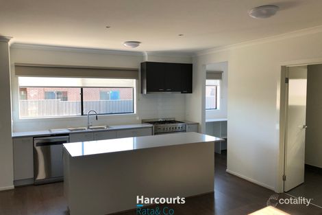 Property photo of 15 Oakley Avenue Kalkallo VIC 3064