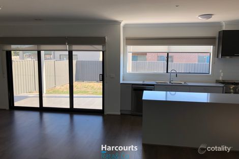 Property photo of 15 Oakley Avenue Kalkallo VIC 3064