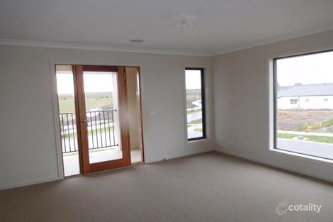 Property photo of 70 Bregman Esplanade Manor Lakes VIC 3024