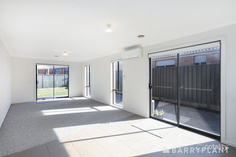 Property photo of 18 Longfield Way Deer Park VIC 3023