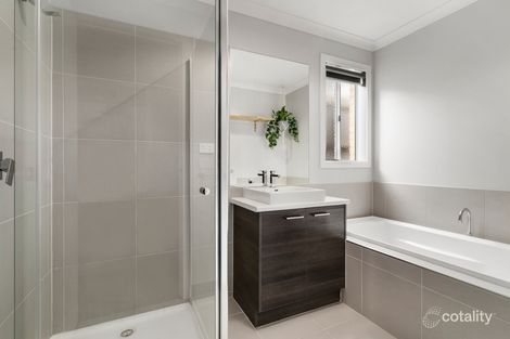 Property photo of 40 Timbertop Drive Doreen VIC 3754